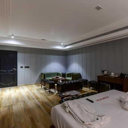 The Downton Hotel Rāipur エクステリア 写真